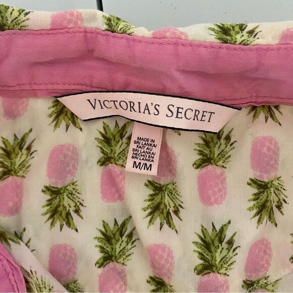 VICTORIAS SECRET Pineapple Print Button Front Pajama Top - Picture 11 of 11